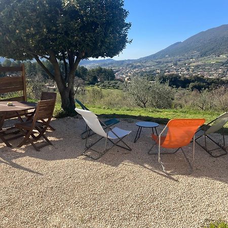 Cabanon Entoure De Montagnes Et D'Oliviers Villa Nyons Eksteriør bilde