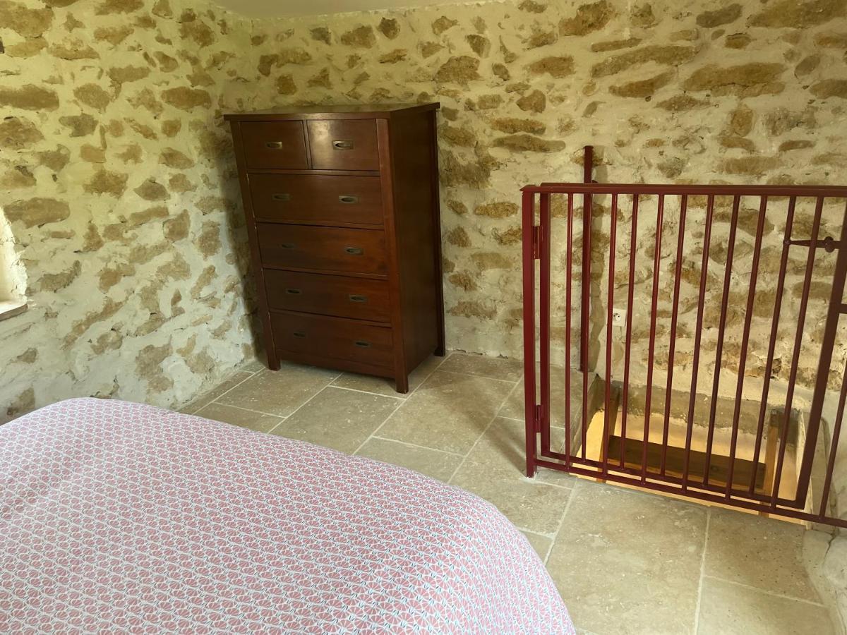 Cabanon Entoure De Montagnes Et D'Oliviers Villa Nyons Eksteriør bilde