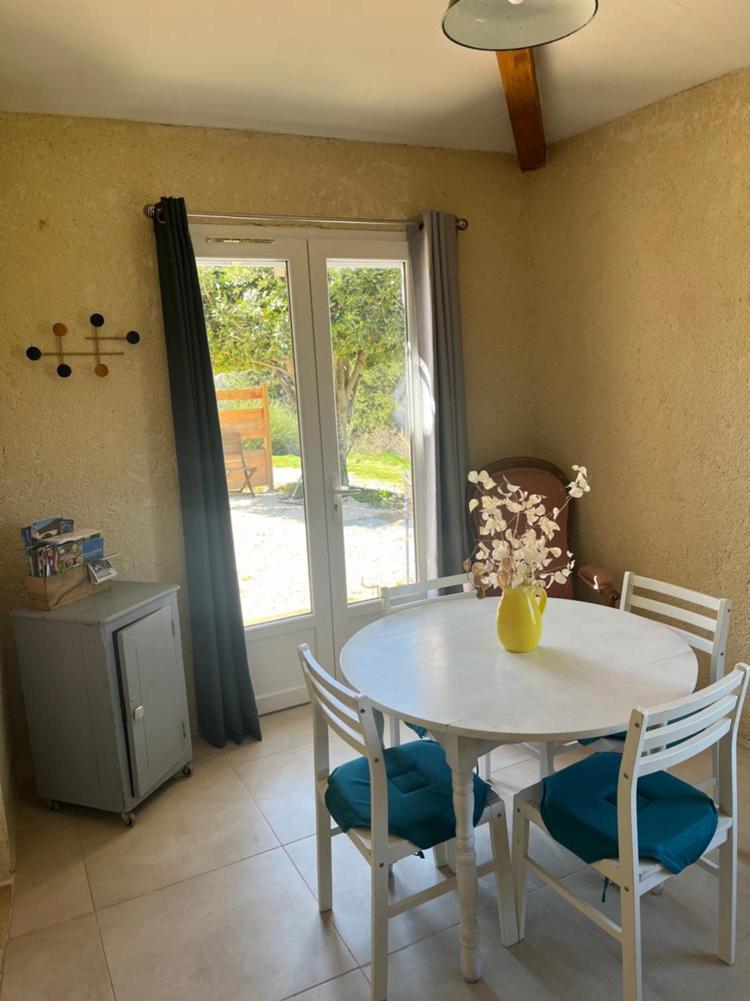 Cabanon Entoure De Montagnes Et D'Oliviers Villa Nyons Eksteriør bilde