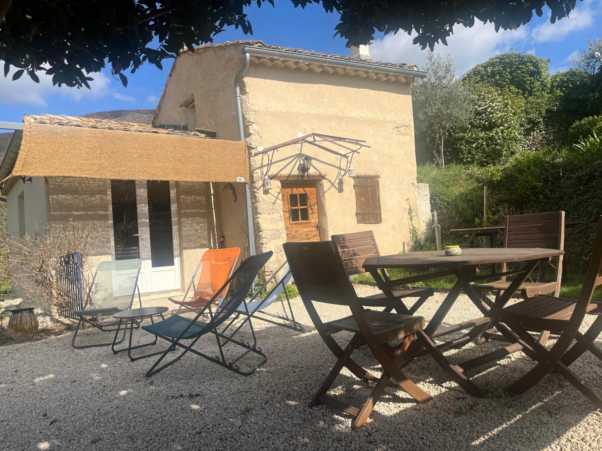 Cabanon Entoure De Montagnes Et D'Oliviers Villa Nyons Eksteriør bilde